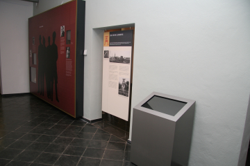 Blick auf die Ausstellungseinheit zur Bergbaugeschichte mit Medienstation