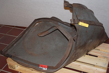 Durch Explosion zerstörte Wettertür
